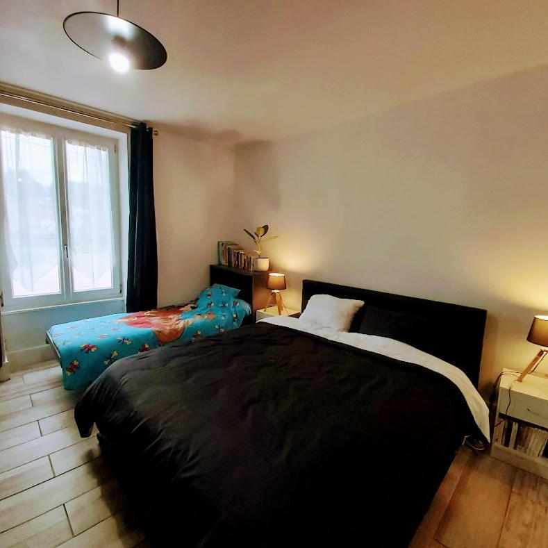Au Pays D'Angeline Hotel La Pacaudiere Room photo